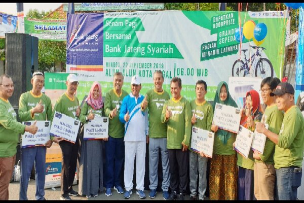 Bank Jateng Syariah Serahkan Hadiah Umrah