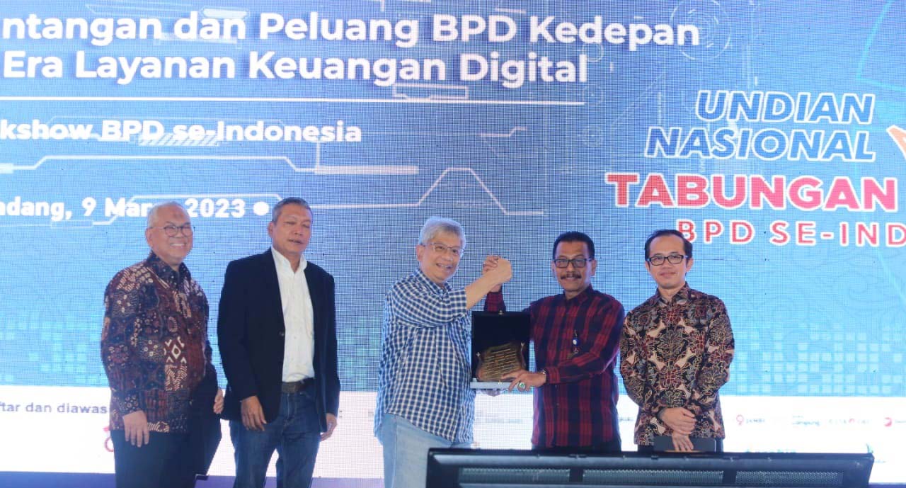 Asosiasi Bank Pembangunan Daerah (Asbanda) Menyelenggarakan Talkshow BPD Se-Indonesia di Padang